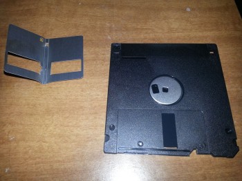 Floppy disk without metal slider
